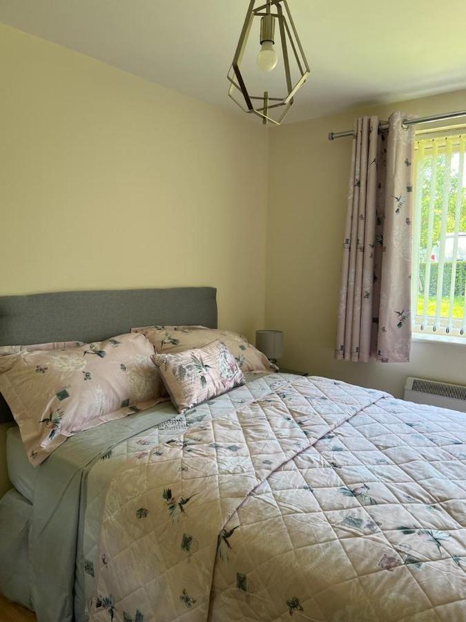 Modern Beautiful Gated Two Bed Apartment Stifford Extérieur photo