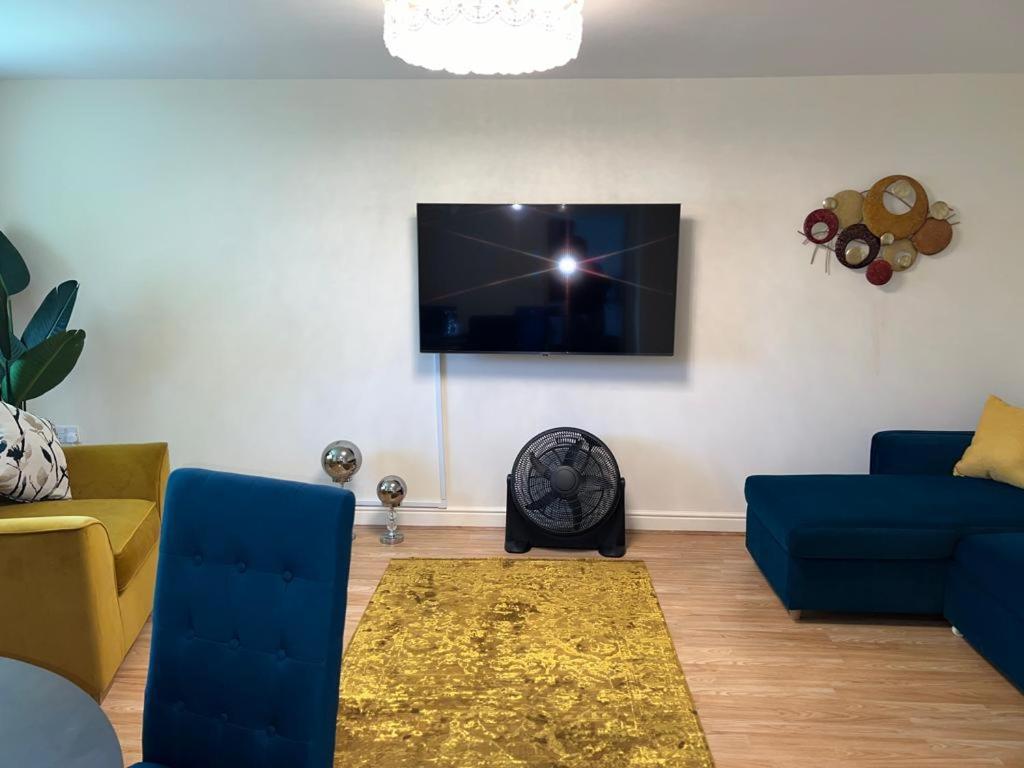 Modern Beautiful Gated Two Bed Apartment Stifford Extérieur photo